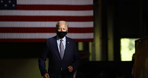 Biden wearing black mask