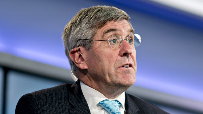 Stephen Moore is an influential economist, author, and former economic advisor, shaping policy discourse with expertise and insight.