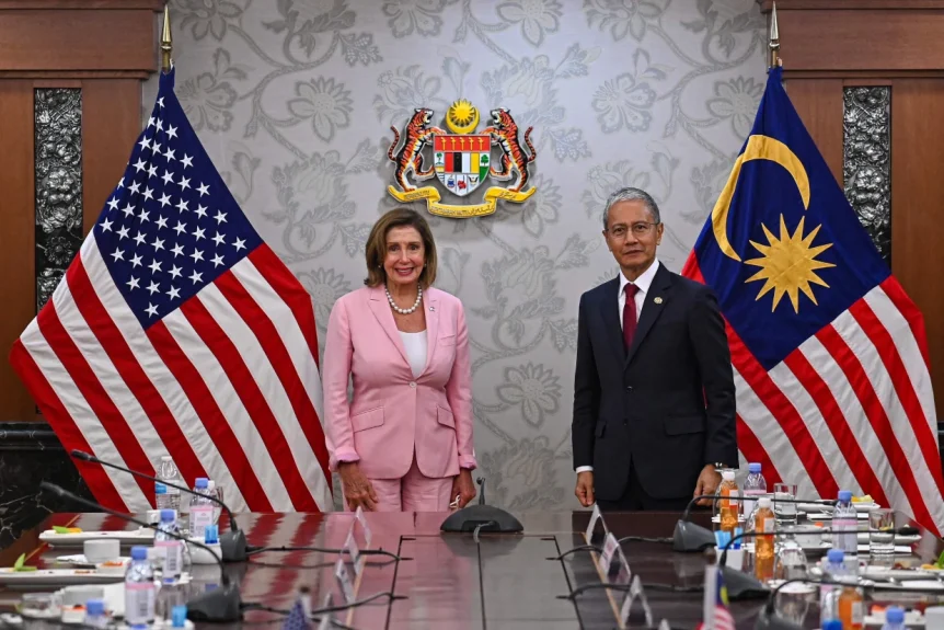 Nancy Pelosi meet with Malaysian executive