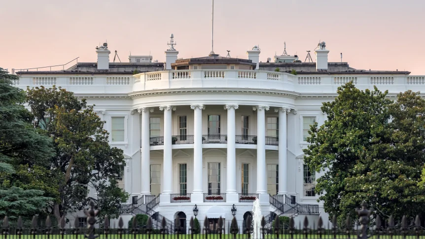 The WHITE HOUSE Building