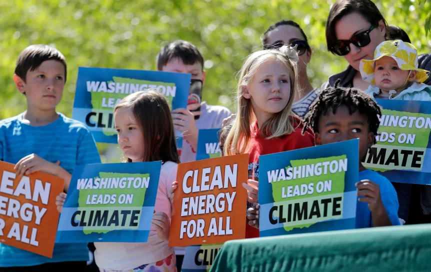 Young peoples are protesting for green planet